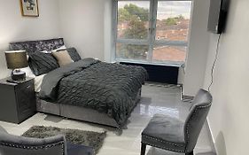 Luxurious 2-Bed Apartment In Woolwich London
